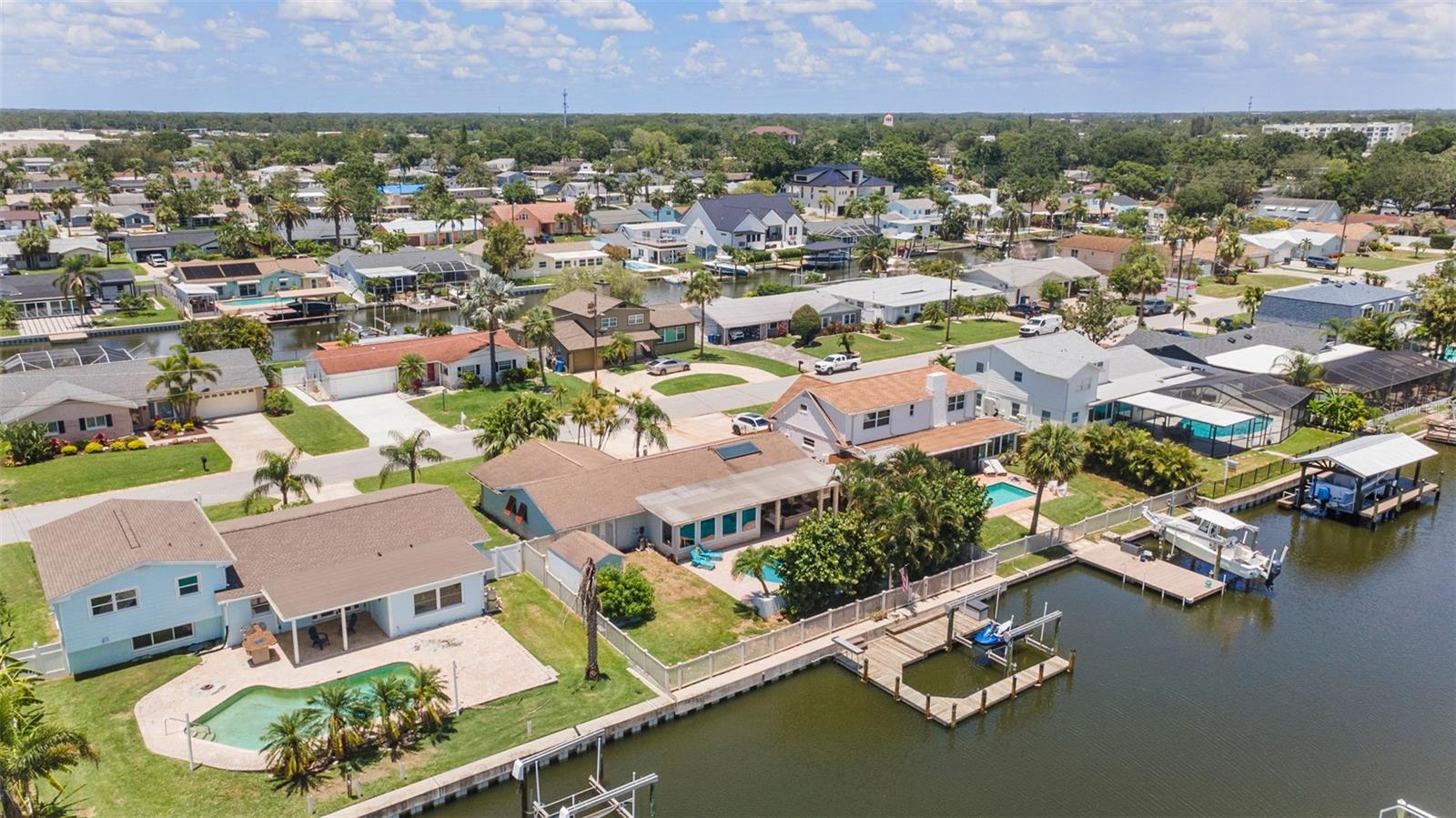 Listing photo id 37 for 8720 Hickorywood Lane