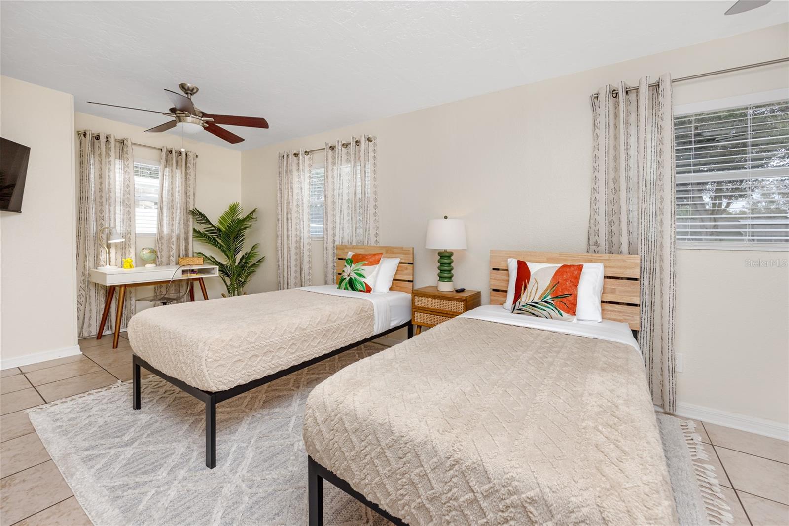 Image 21 of 37 For 11254 116th Street