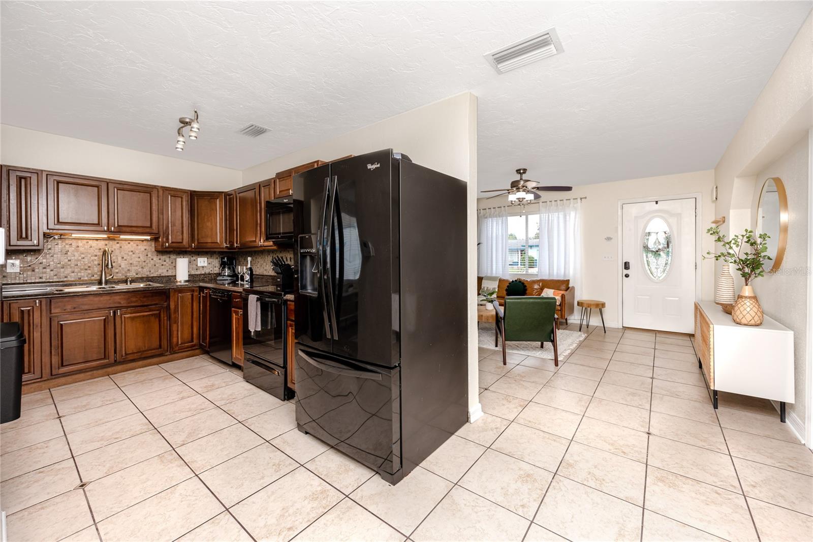 Image 8 of 37 For 11254 116th Street