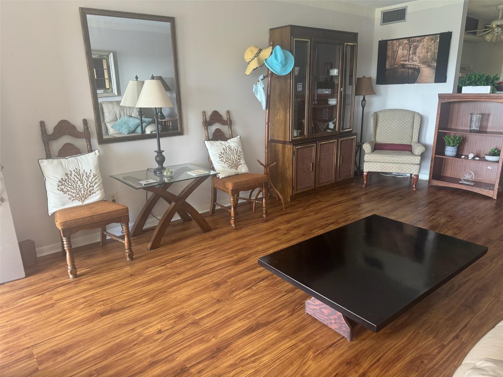 Image 5 of 21 For 6400 46th Avenue N 315