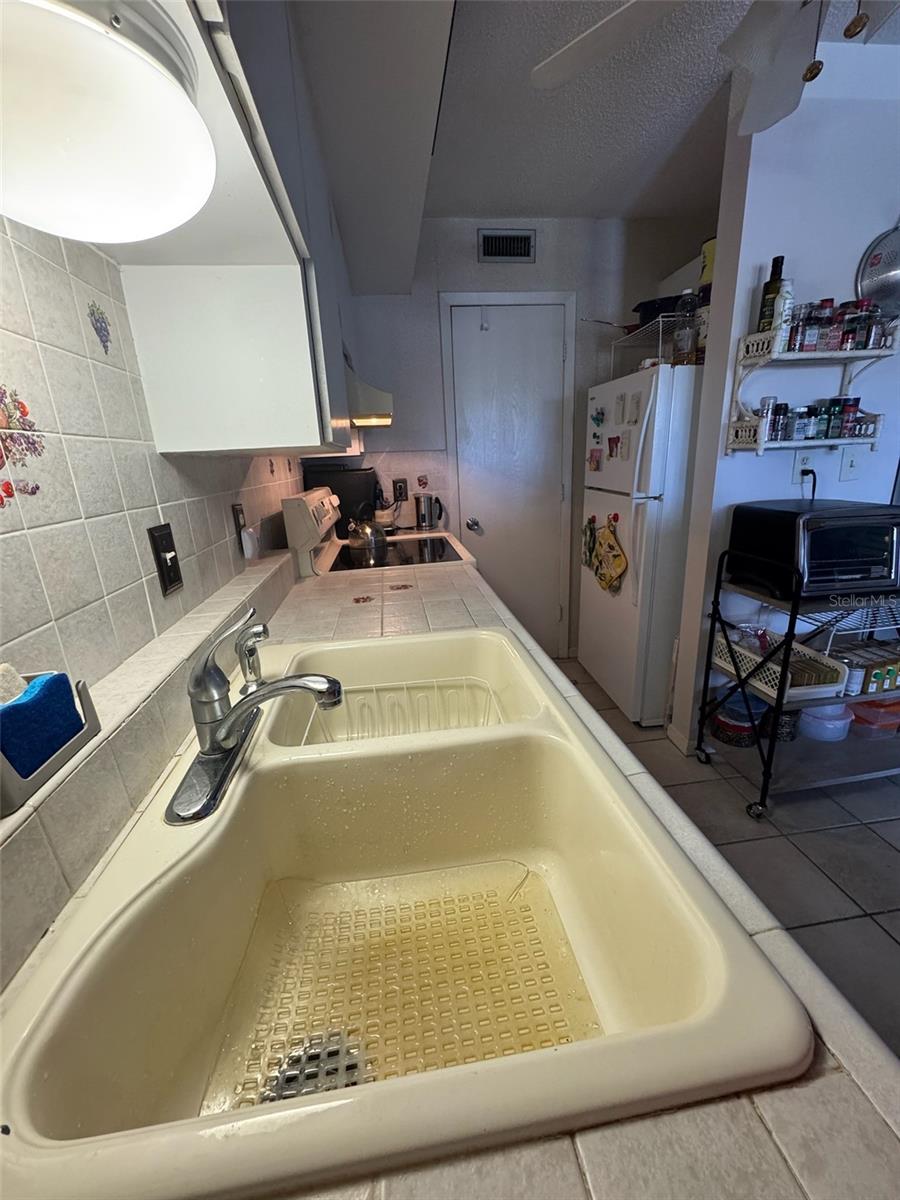 Image 8 of 21 For 6400 46th Avenue N 315