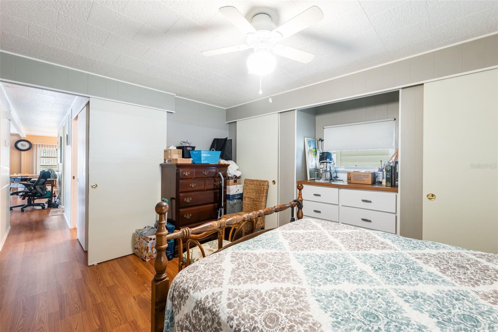 Listing photo id 18 for 3301 Alt 19  700