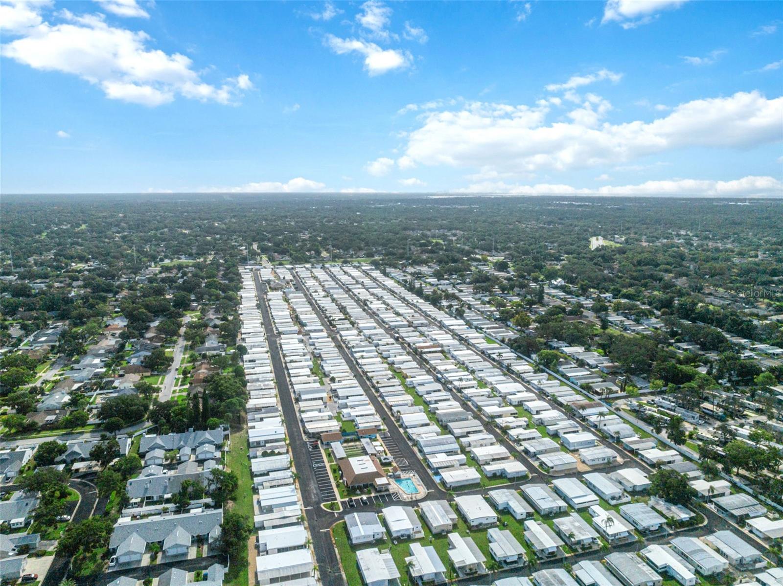 Listing photo id 30 for 3301 Alt 19  700