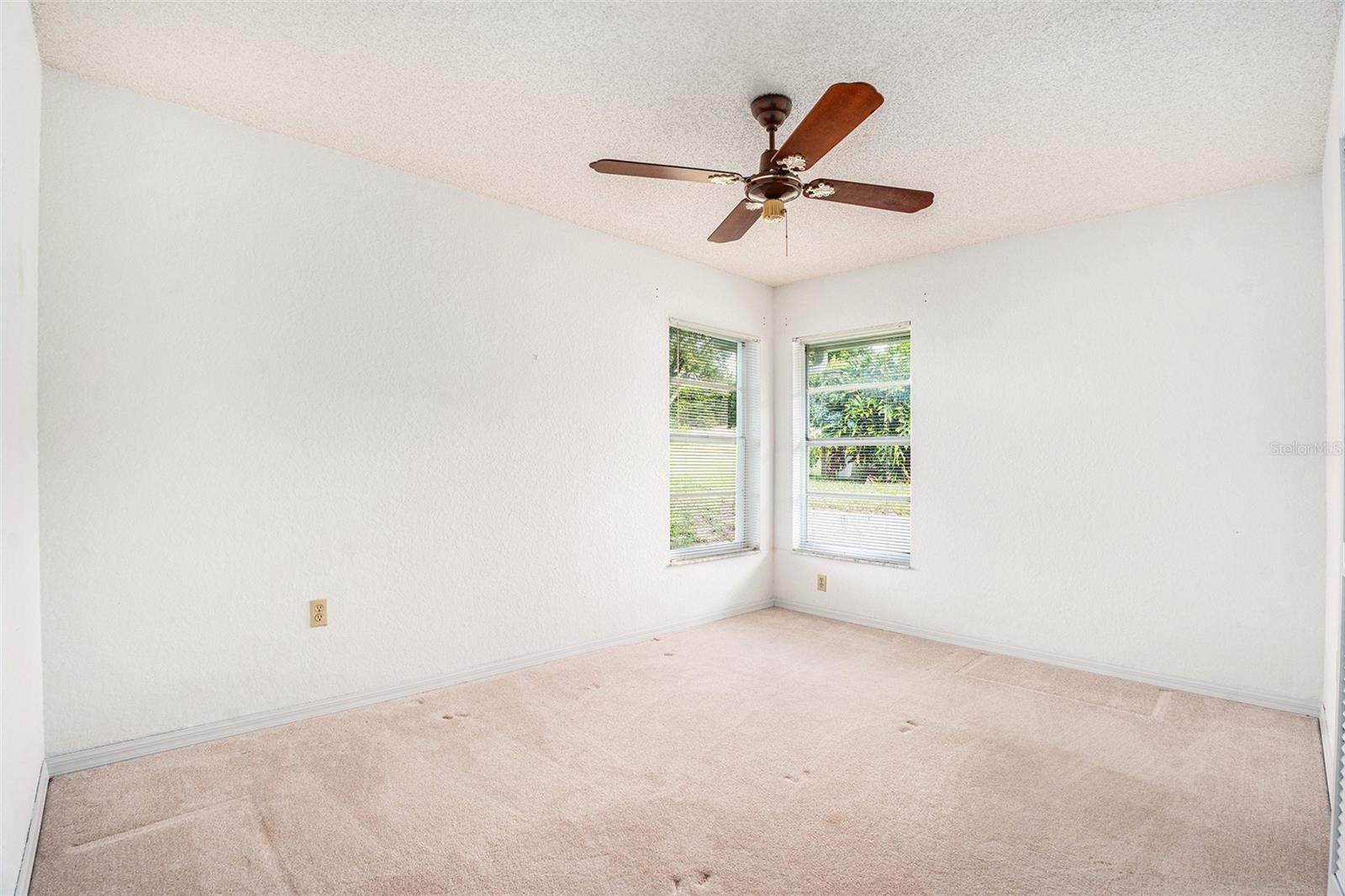 Image 11 of 27 For 1247 Venetia Drive