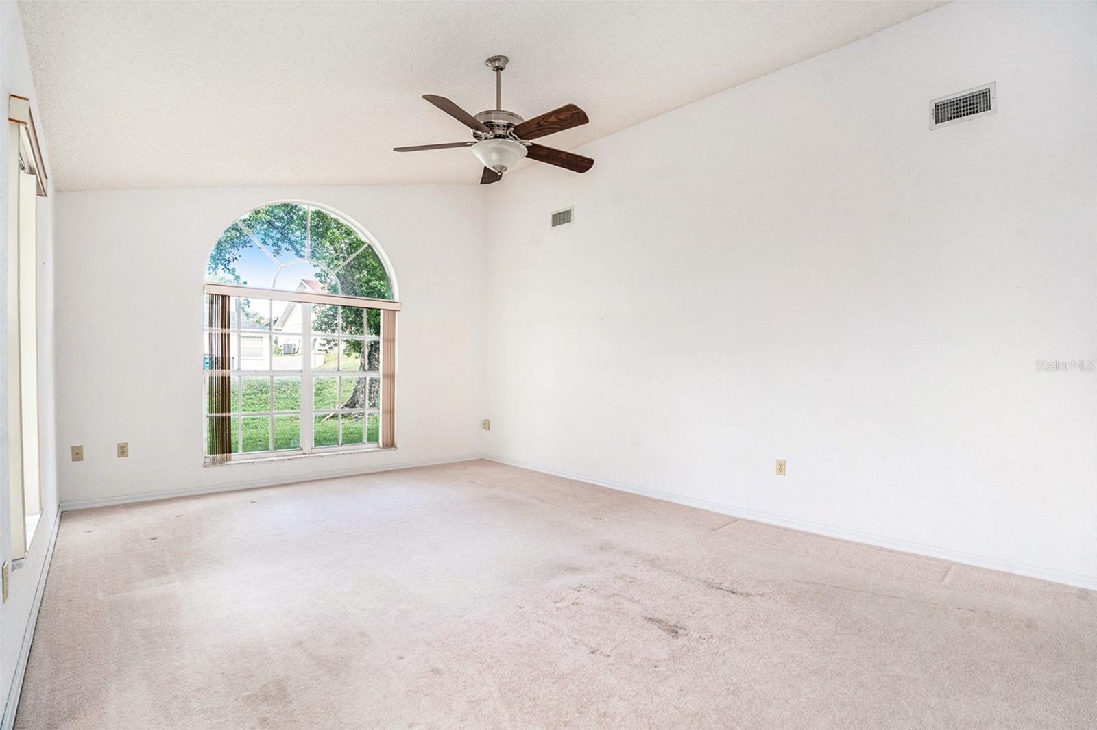 Image 14 of 27 For 1247 Venetia Drive