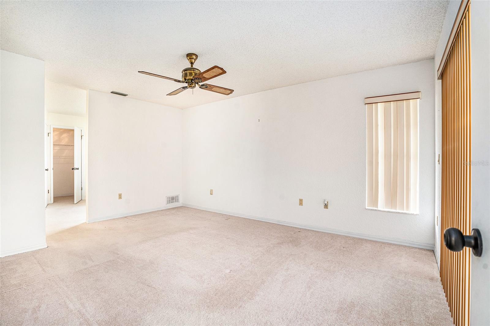 Image 16 of 27 For 1247 Venetia Drive