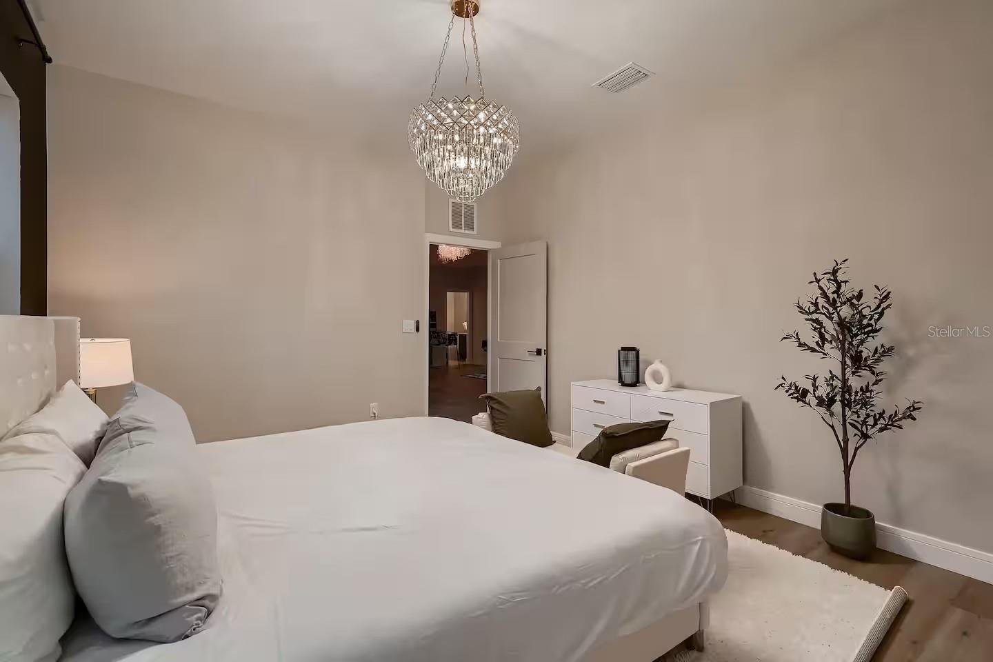 Image 19 of 50 For 13509 Park Boulevard