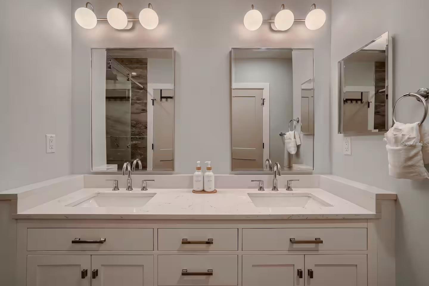 Image 22 of 50 For 13509 Park Boulevard