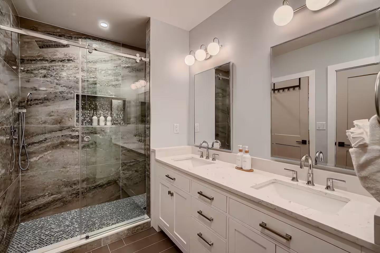 Image 23 of 50 For 13509 Park Boulevard