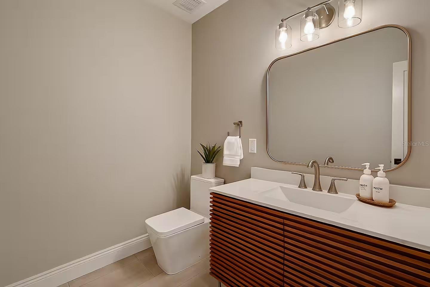 Image 26 of 50 For 13509 Park Boulevard