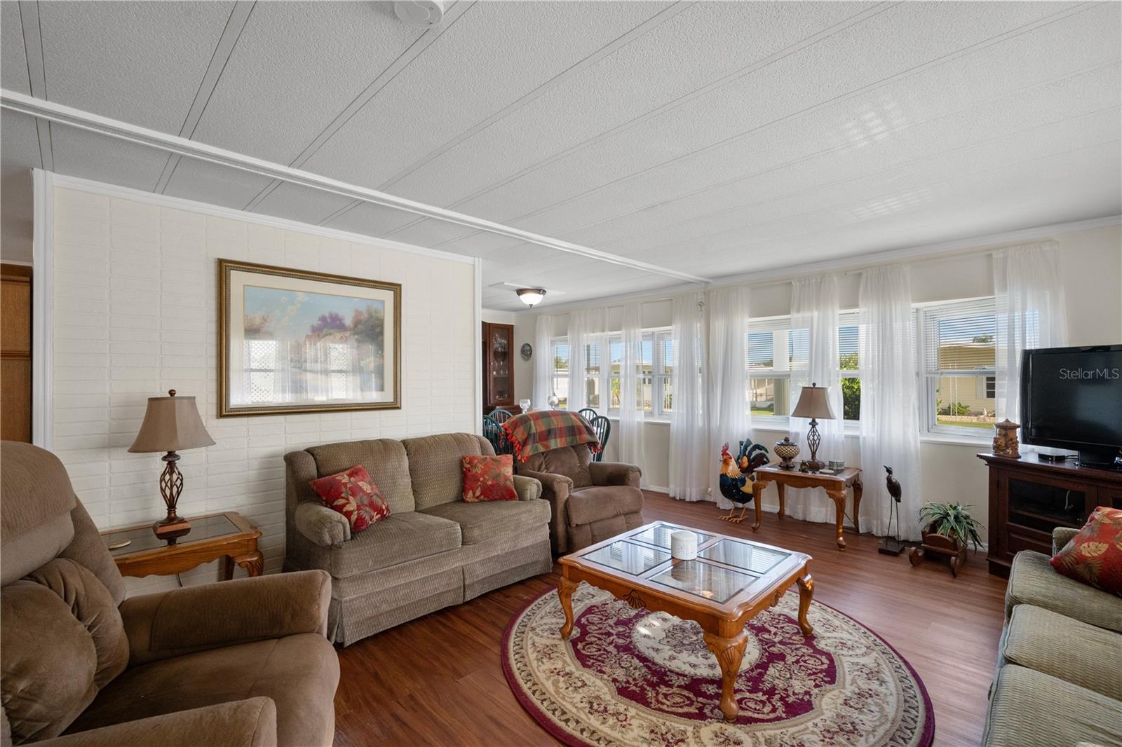 Image 15 of 59 For 36814 Grace Avenue