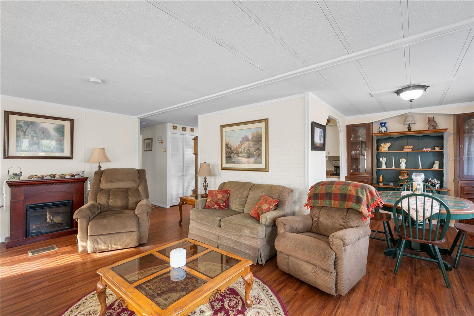 Image 16 of 59 For 36814 Grace Avenue