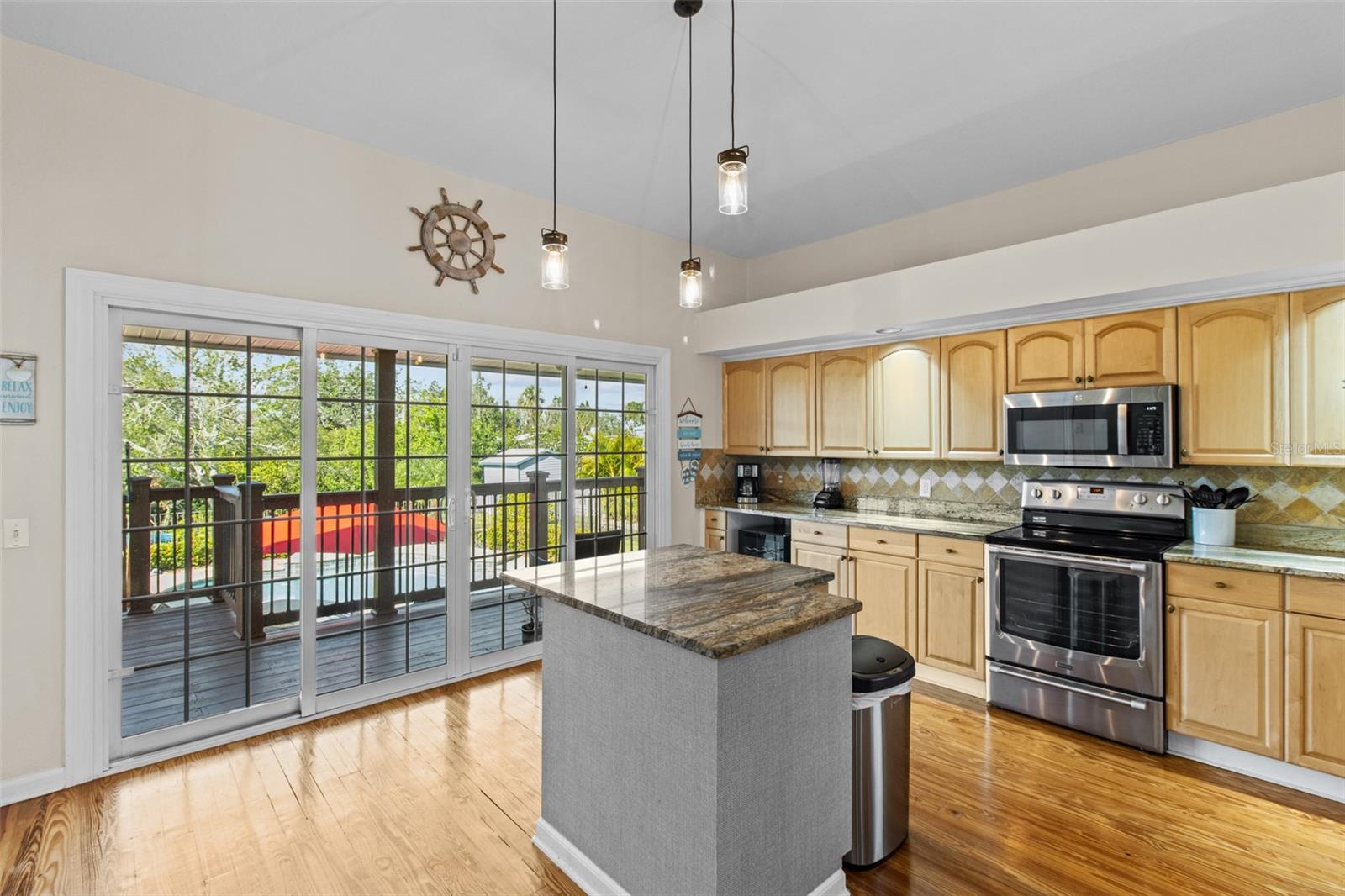 Image 11 of 53 For 505 Sally Lee Drive