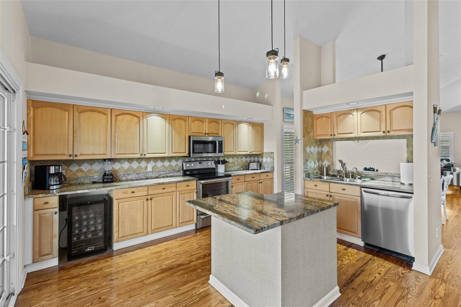 Image 8 of 53 For 505 Sally Lee Drive