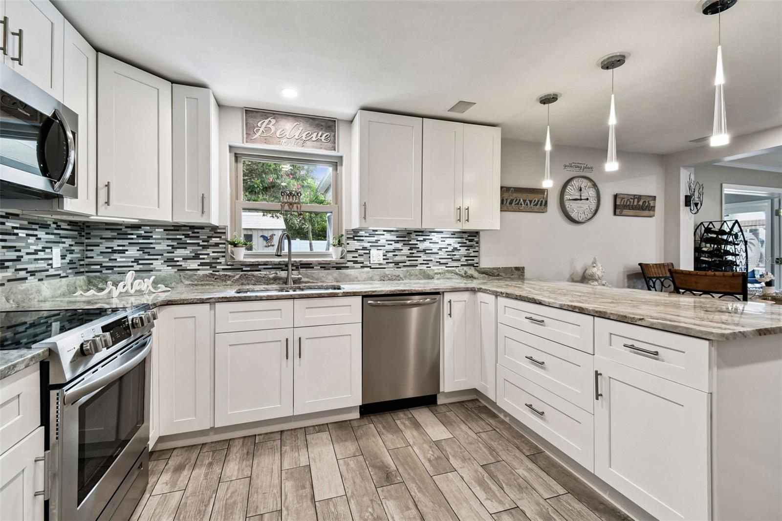 Image 10 of 51 For 1389 Seabreeze Street