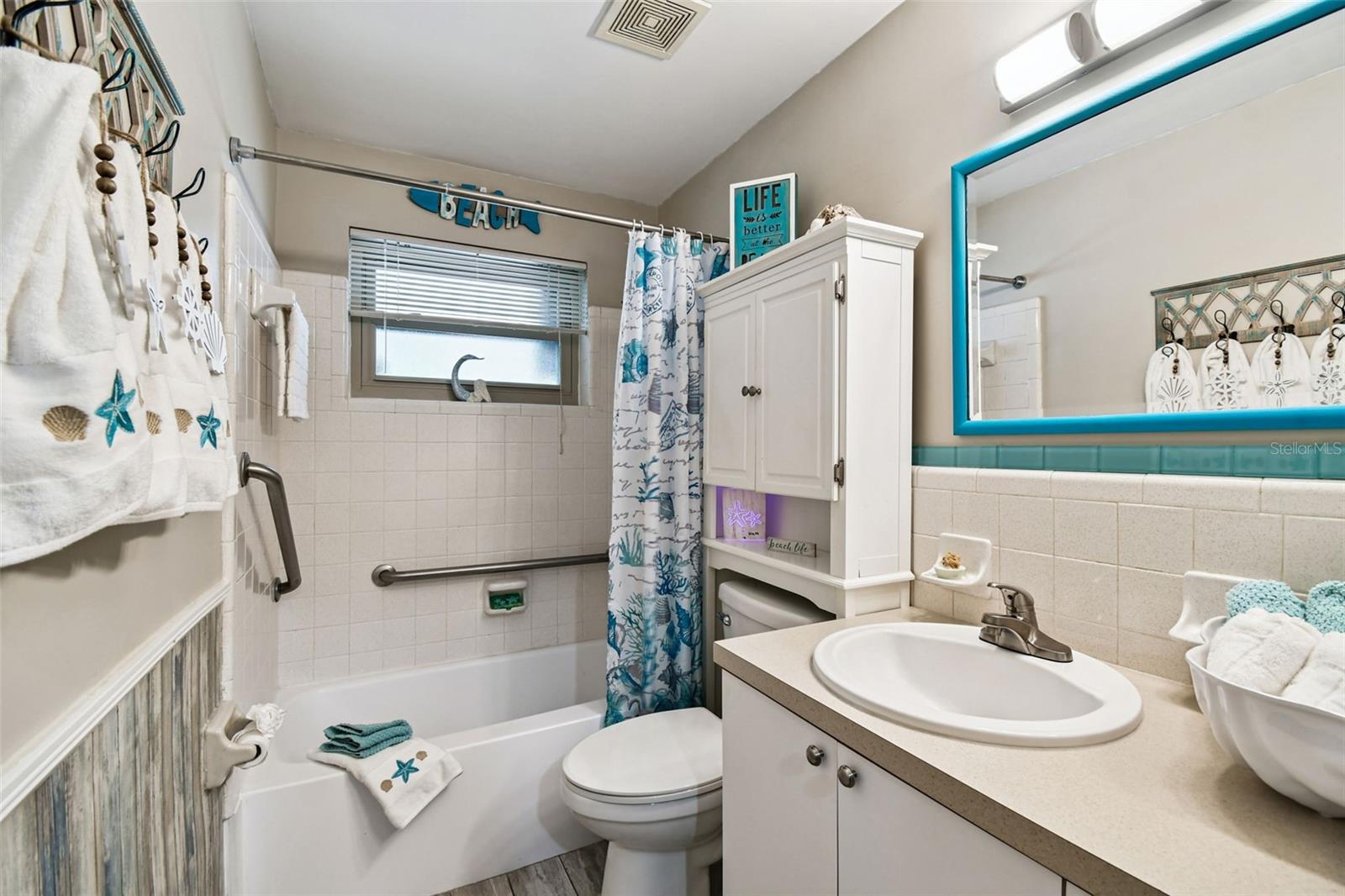 Image 21 of 51 For 1389 Seabreeze Street