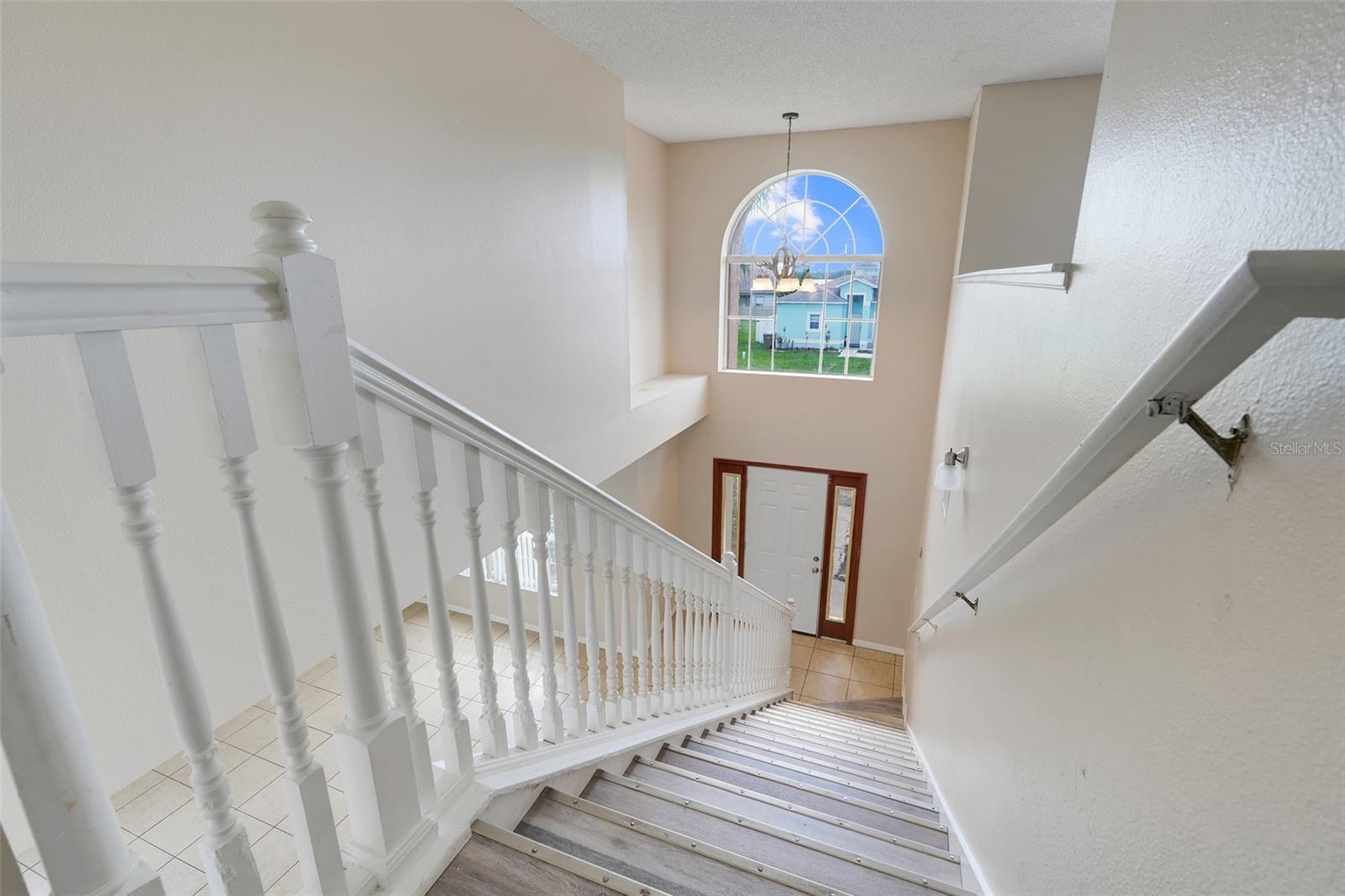 Image 18 of 45 For 312 Aldershot Court