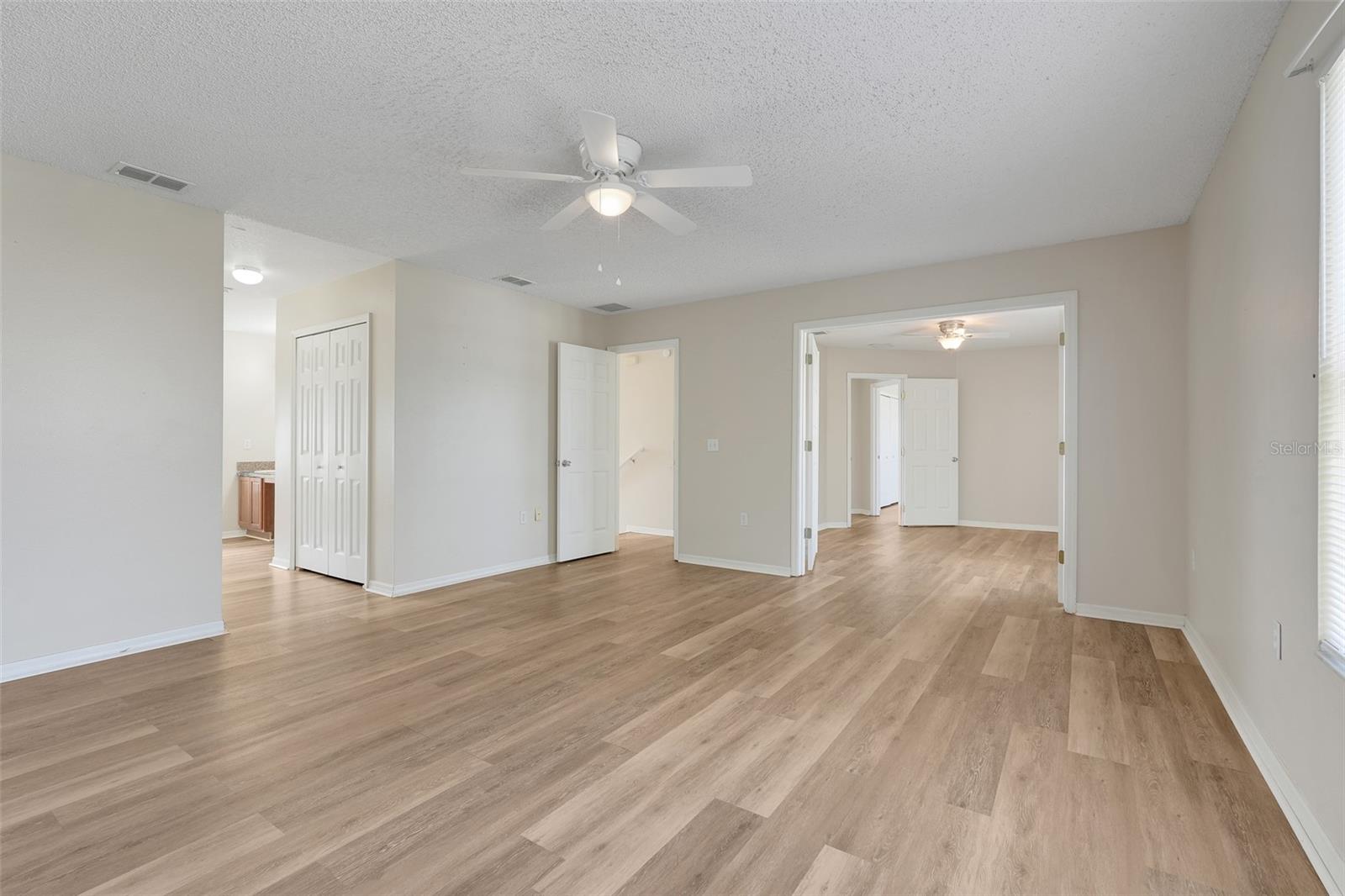 Image 19 of 45 For 312 Aldershot Court