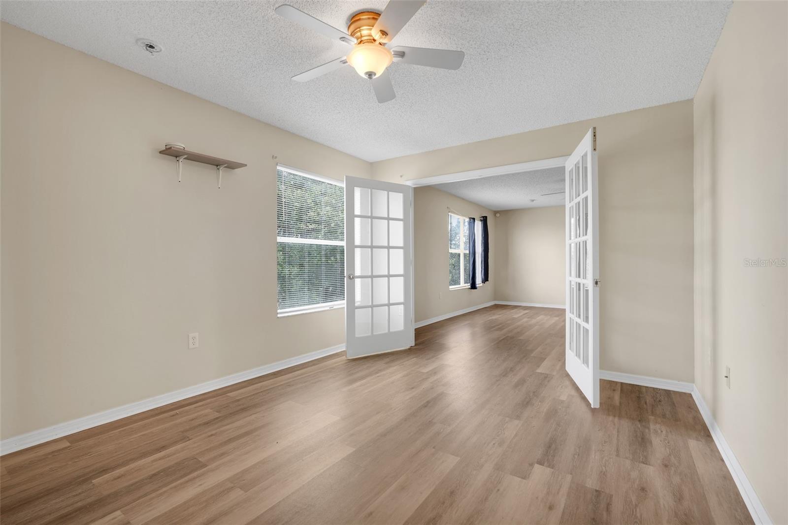 Image 21 of 45 For 312 Aldershot Court