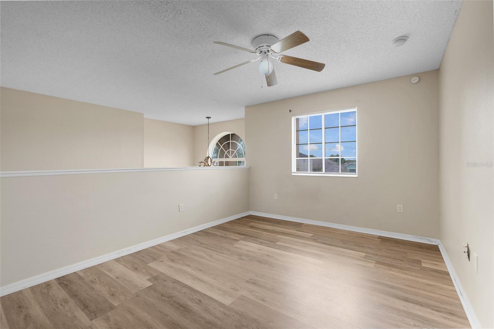 Image 22 of 45 For 312 Aldershot Court