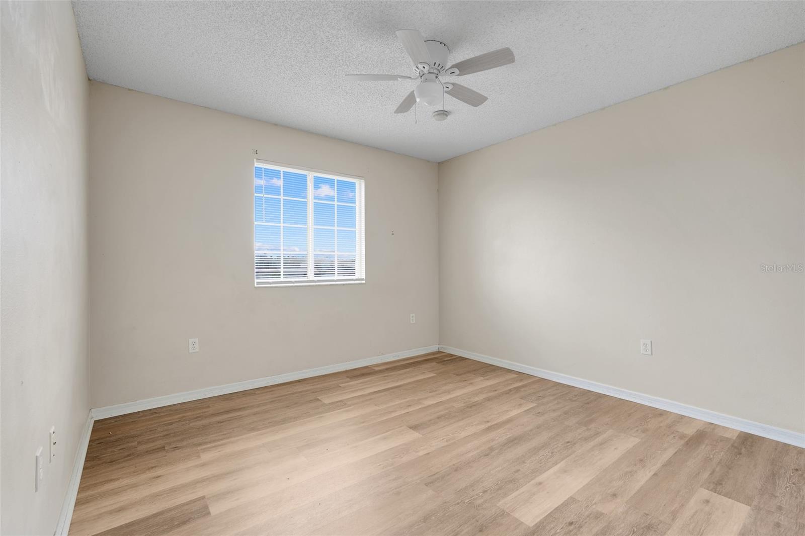 Image 34 of 45 For 312 Aldershot Court