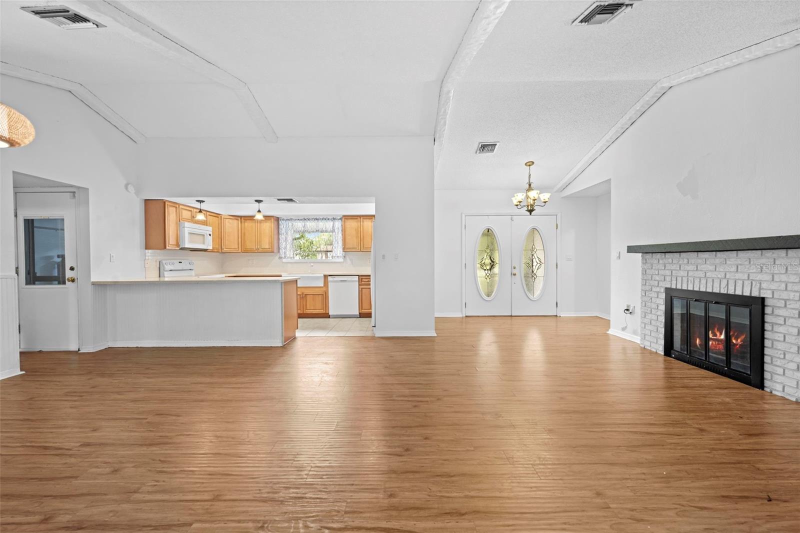 Image 28 of 56 For 7401 Galloway Road