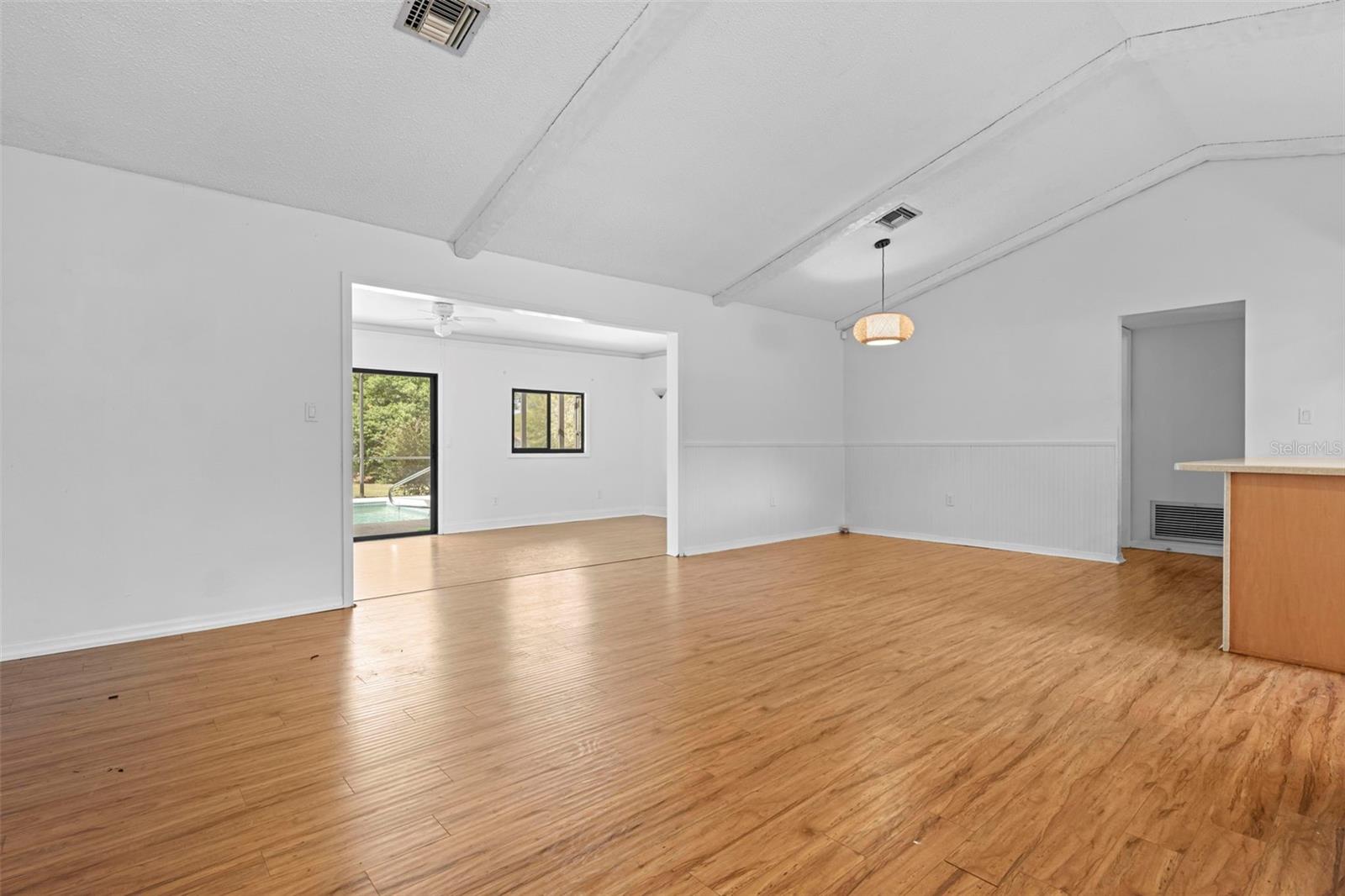 Image 8 of 56 For 7401 Galloway Road