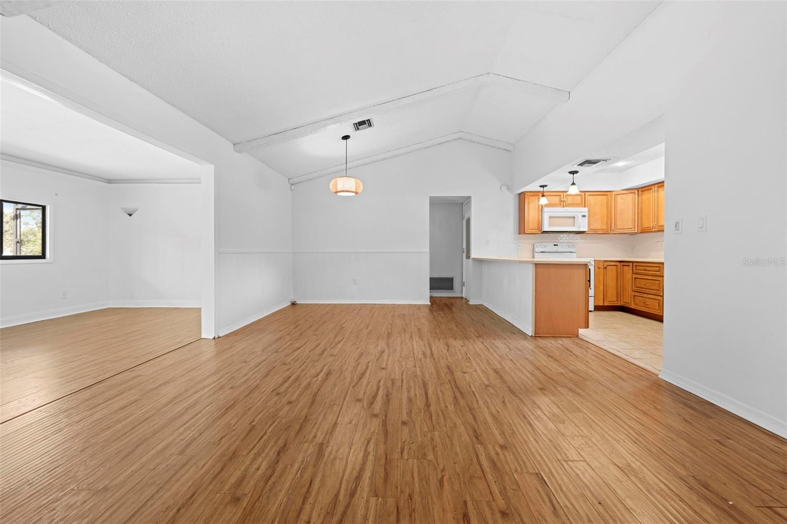 Image 9 of 56 For 7401 Galloway Road