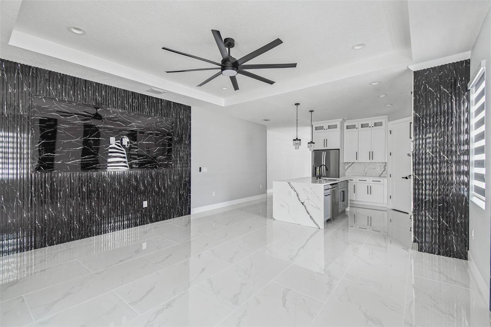 Image 38 of 90 For 14726 Elmont