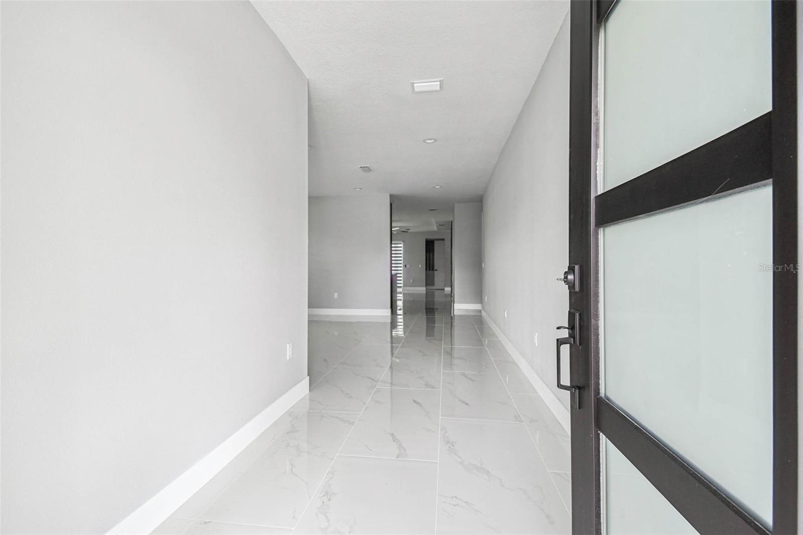 Image 9 of 90 For 14726 Elmont