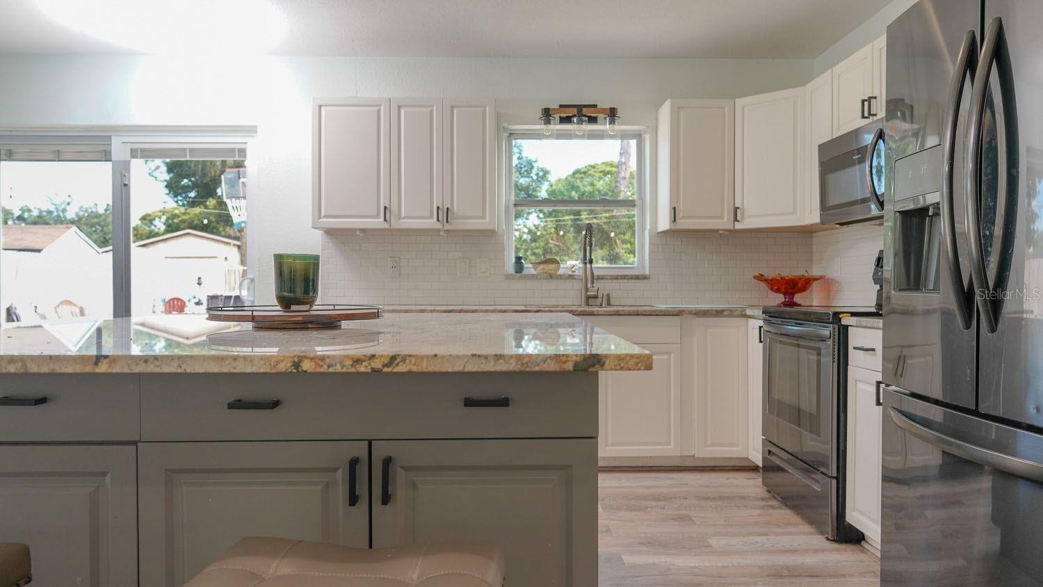 Listing photo id 15 for 153 Monroe Circle N