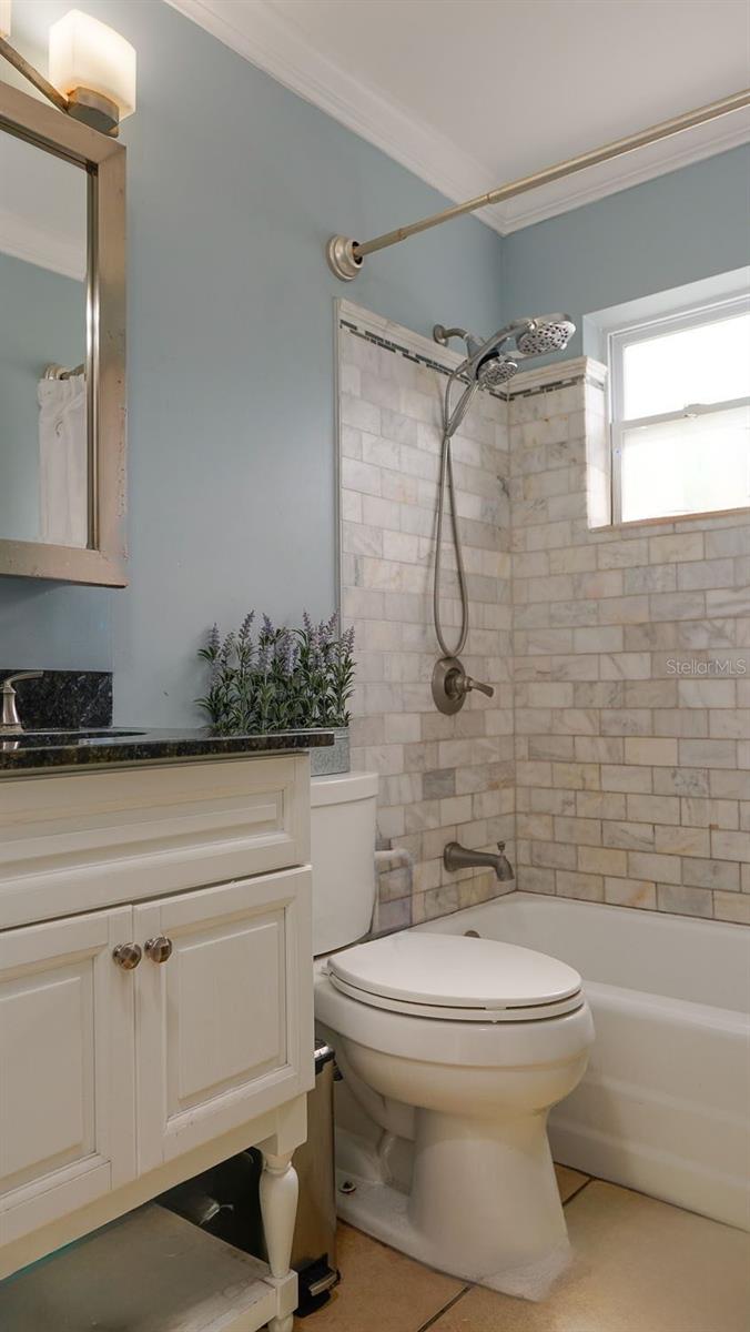 Listing photo id 20 for 153 Monroe Circle N