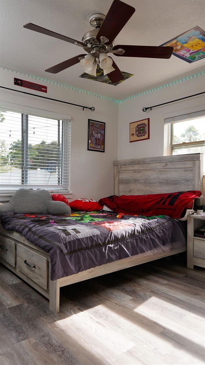 Listing photo id 24 for 153 Monroe Circle N