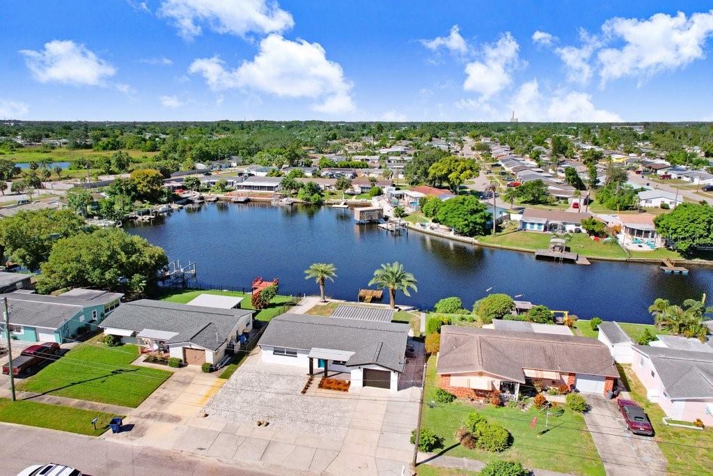 Listing photo id 13 for 1305 Basswood Drive