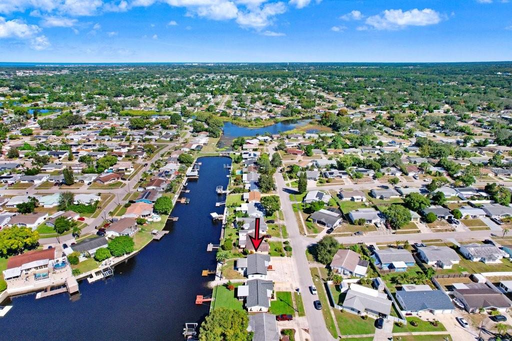 Listing photo id 16 for 1305 Basswood Drive