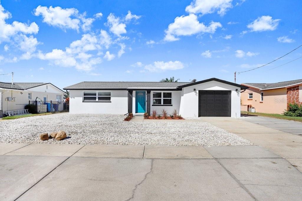 Listing photo id 0 for 1305 Basswood Drive