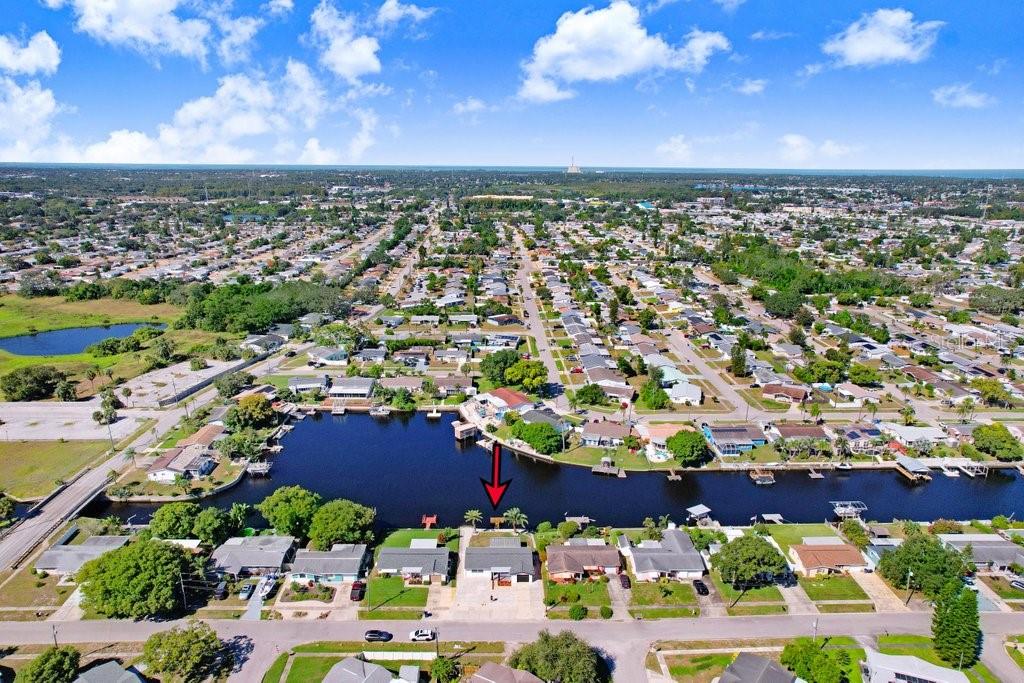 Listing photo id 18 for 1305 Basswood Drive