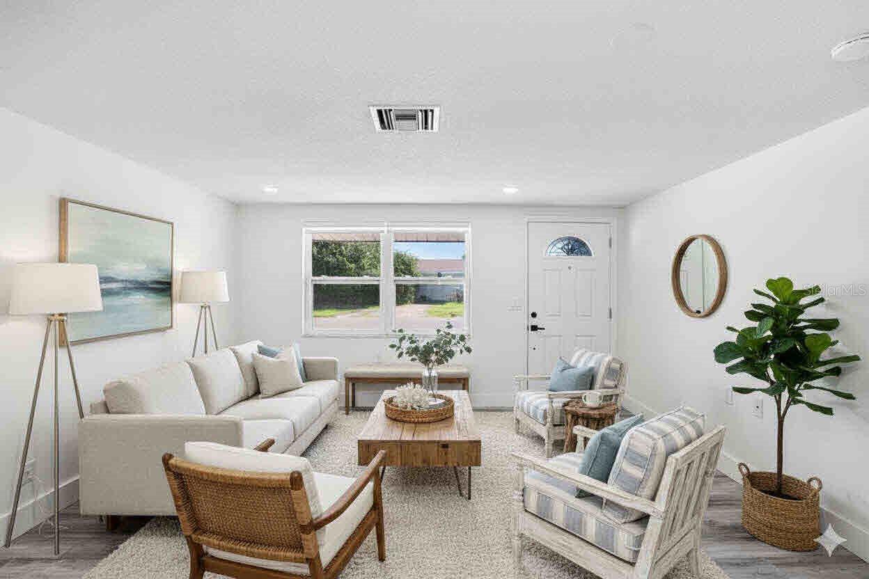Listing photo id 25 for 1305 Basswood Drive
