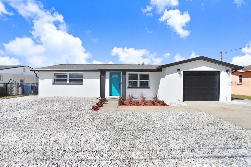 Listing photo id 1 for 1305 Basswood Drive
