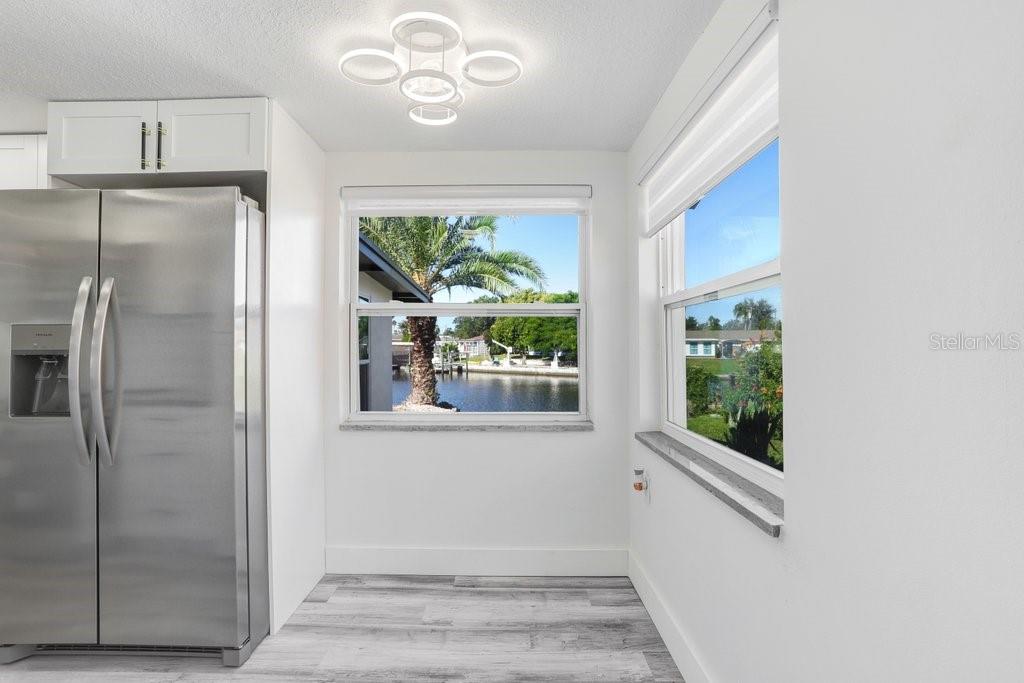Listing photo id 34 for 1305 Basswood Drive