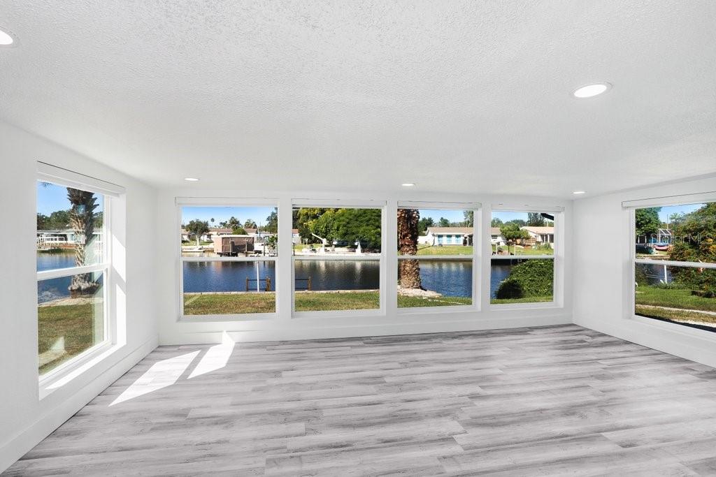 Listing photo id 36 for 1305 Basswood Drive