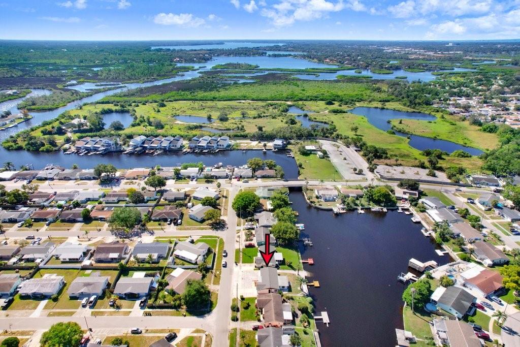 Listing photo id 3 for 1305 Basswood Drive