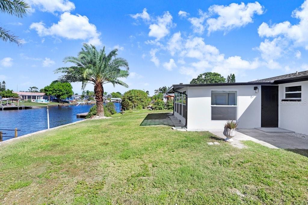 Listing photo id 53 for 1305 Basswood Drive