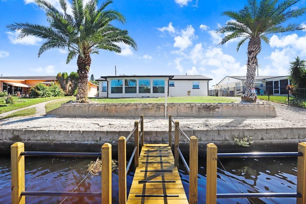 Listing photo id 57 for 1305 Basswood Drive