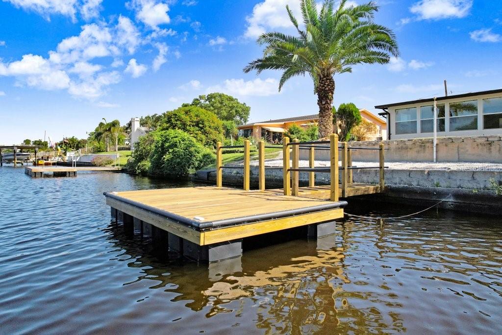 Listing photo id 6 for 1305 Basswood Drive