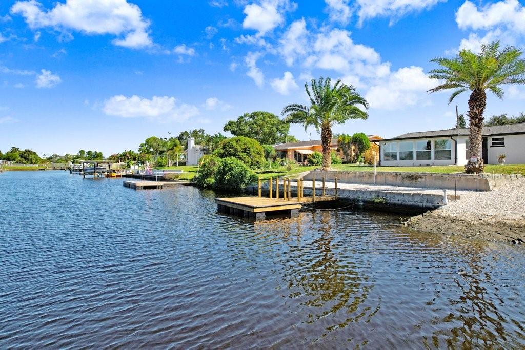 Listing photo id 7 for 1305 Basswood Drive