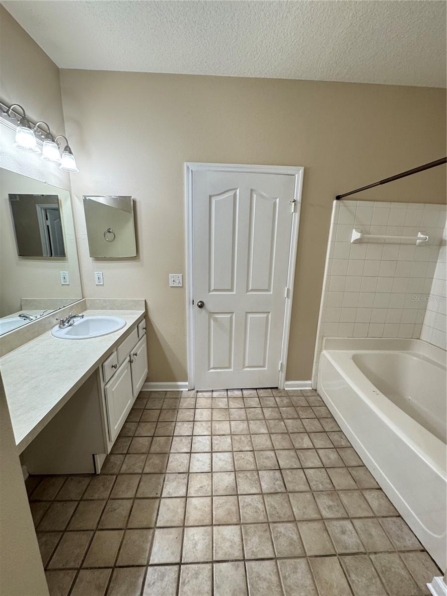 Image 17 of 30 For 4207 Dale Mabry Highway 10107