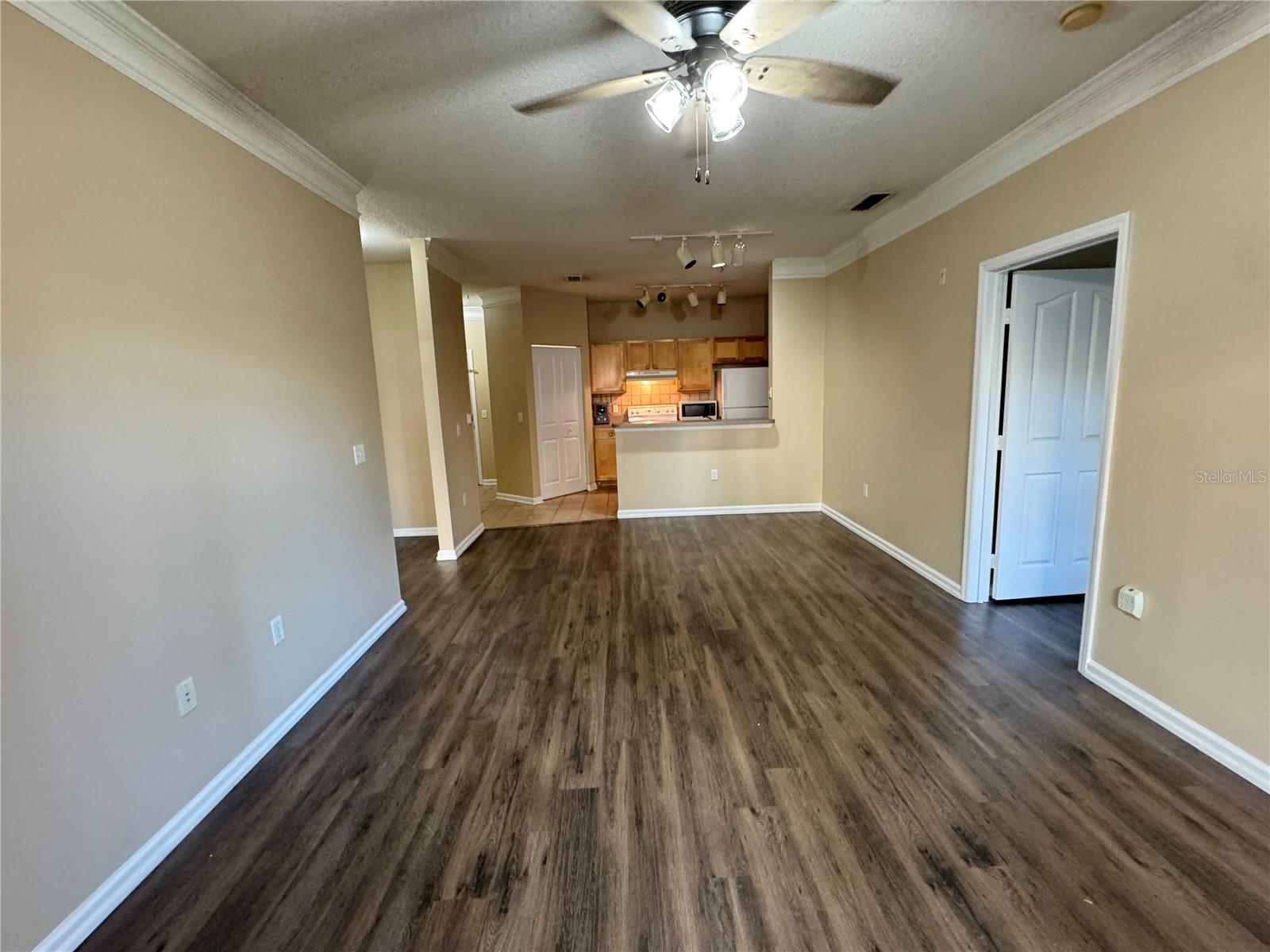 Image 5 of 30 For 4207 Dale Mabry Highway 10107