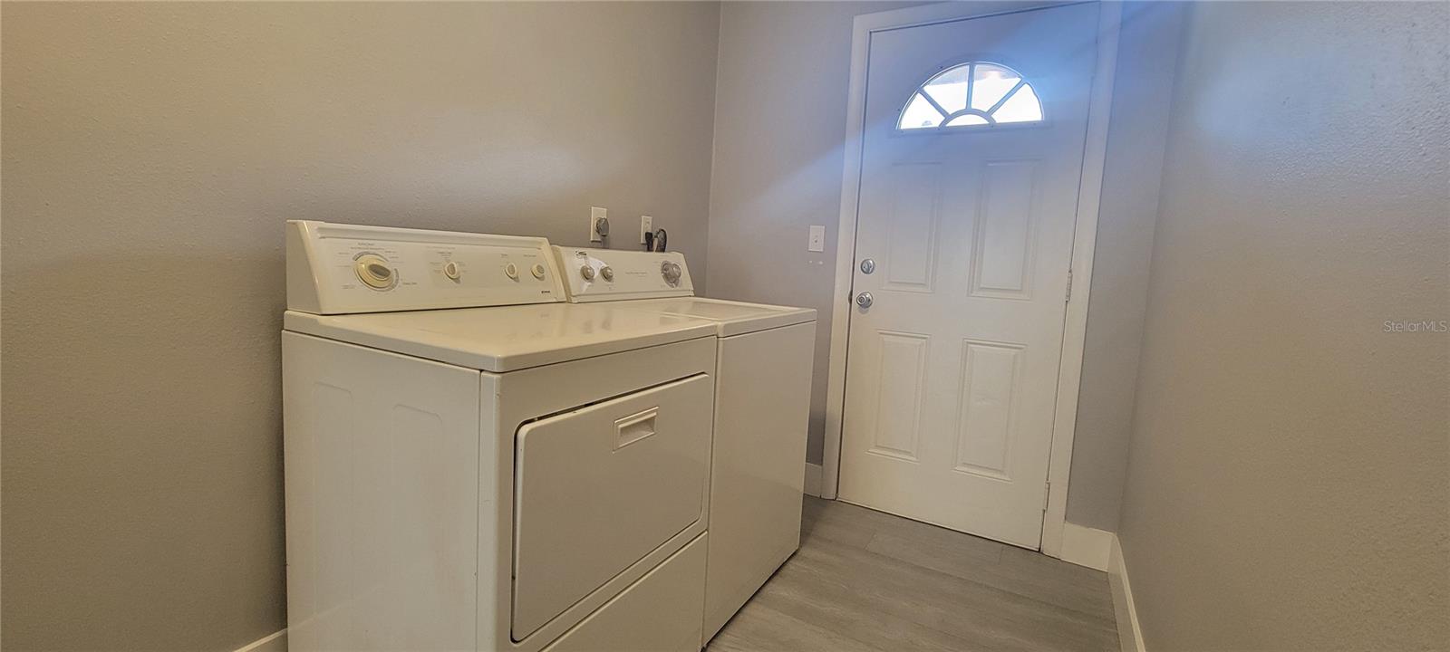 Image 9 of 18 For 6625 West Shore Boulevard B