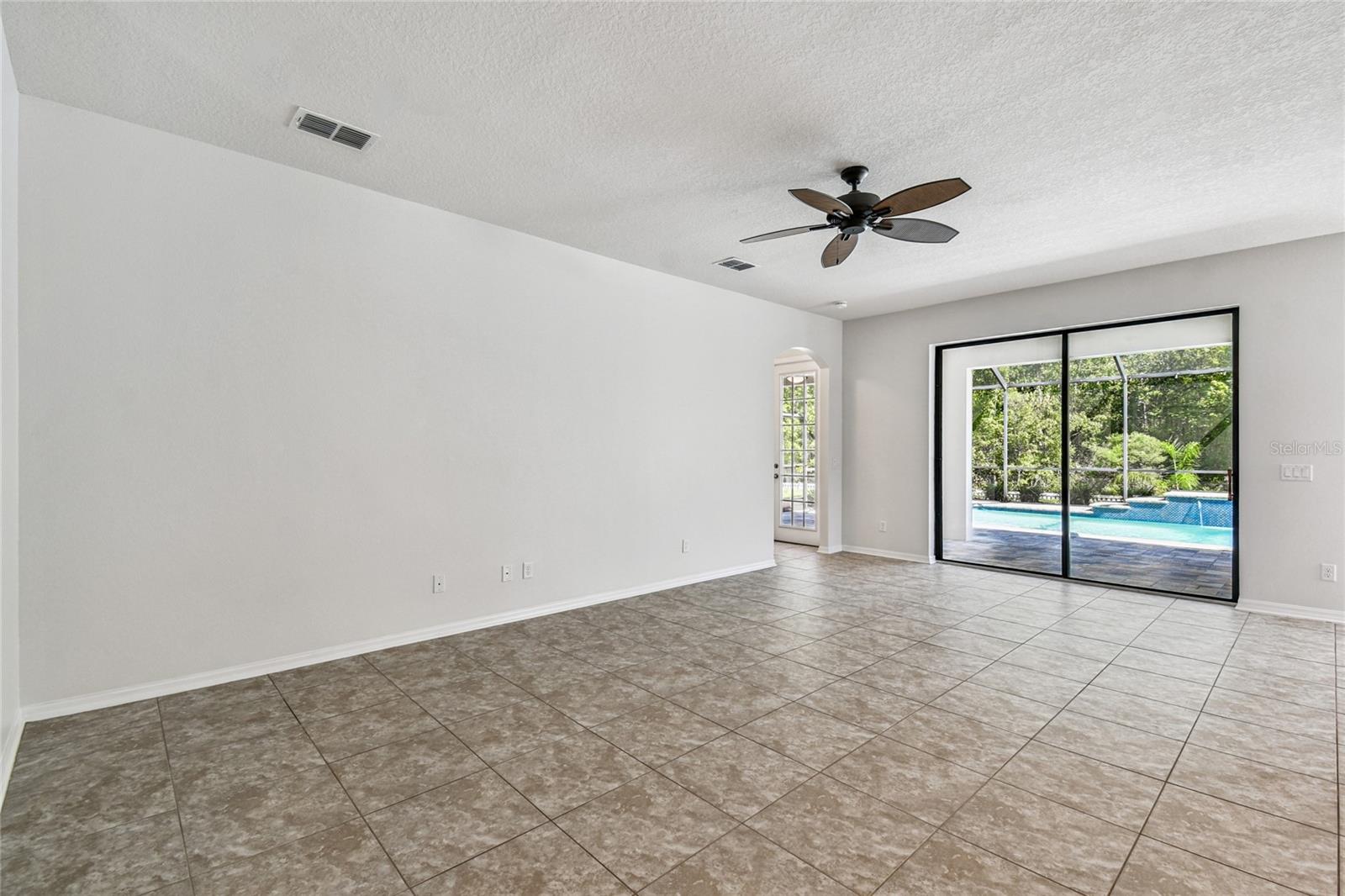 Image 31 of 77 For 19556 Whispering Brook Drive